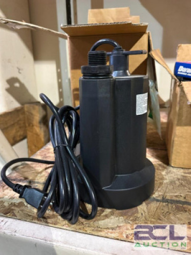 SUBMERSIBLE UTILITY PUMP