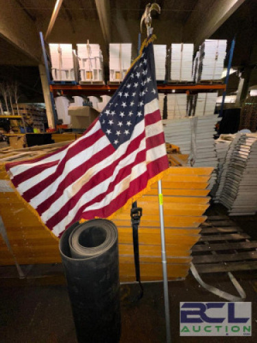 U.S FLAG WITH POLE