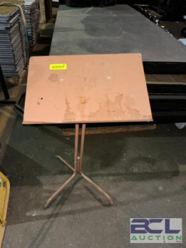 METAL MUSIC PEDESTAL