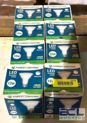 (8) DIMMABLE LED FLOODLIGHT BULBS IN COOL WHITE