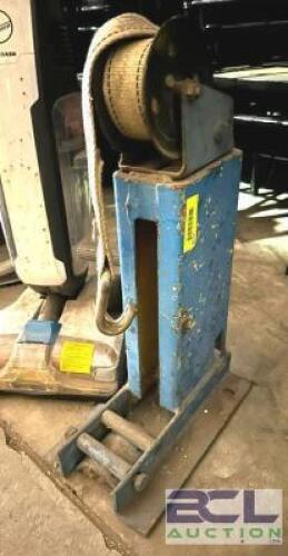 MOUNTABLE HOOK STRAP