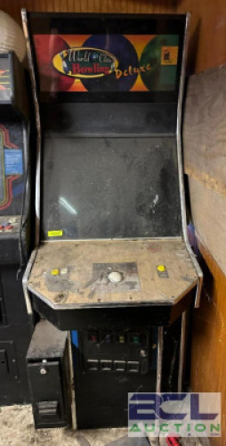 WORLD CLASS BOWLING DELUXE ARCADE GAME