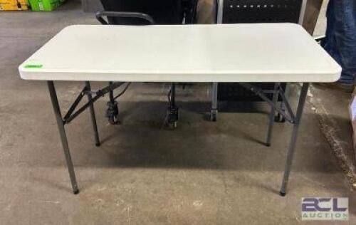 4 FT. FOLDING TABLE
