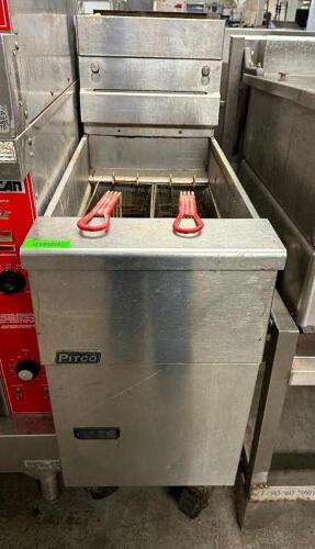 PITCO 40 LB. GAS DEEP FRYER W/ BASKETS.
