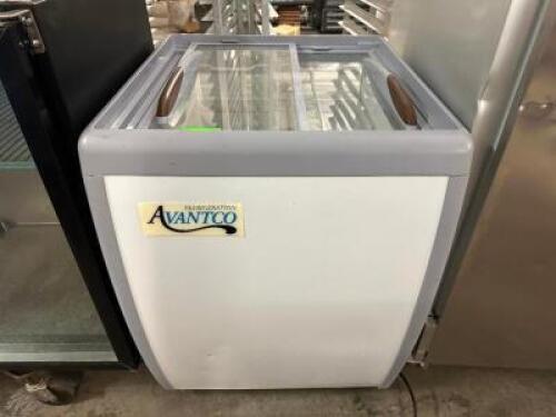 AVANTCO 350DFF6HCL GLASS TOP CHEST FREEZER.