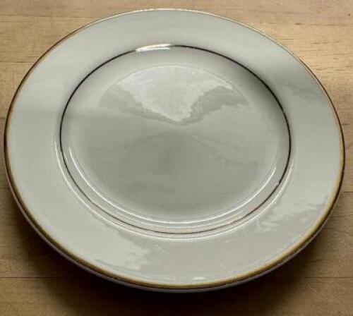(20) HOMER LAUGHLIN 7" CHINA PLATES W/ GOLD TRIM