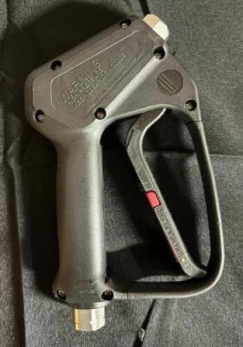(4) PROFESSIONAL SPRAY GUNS
