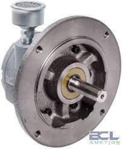 DESCRIPTION: (1) REVERSIBLE LUBRICATED AIR MOTOR BRAND/MODEL: GAST #4AM-NRV-70C SIZE: 1.7 HP RETAIL$: $500.00 EA QTY: 1