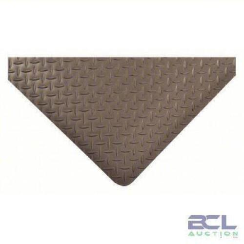 DESCRIPTION: (1) ANTI FATIGUE MAT BRAND/MODEL: NORTRAX #53AD04 SIZE: 2X11 RETAIL$: $308.31 EA QTY: 1