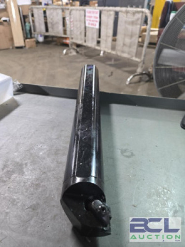 DESCRIPTION: (1) INDEXABLE BORING BAR BRAND/MODEL: KENNAMETAL A32VDCLNR4KC3 SIZE: 2.4000" MIN BORE RETAIL$: $640.97 QTY: 1