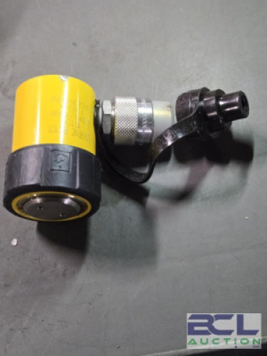 DESCRIPTION: (1) PORTABLE 10 TON HYDRAULIC CYLINDER BRAND/MODEL: ENERPAC RC101 SIZE: 1.5" ROD DIA 3.53" RETRACTED LENGTH 4.53" EXTENDED LENGTH RETAIL$