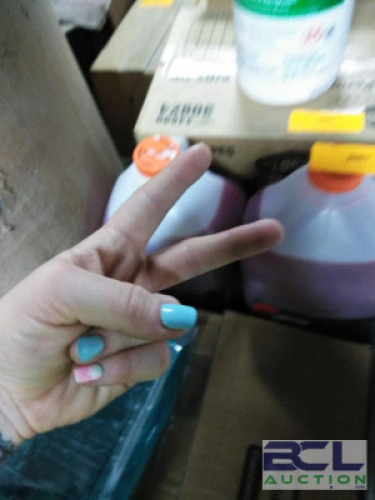 DESCRIPTION: (2) SPORTS DRINK MIX, LIQUID CONCENTRATE BRAND/MODEL: GATORADE #2AF76 INFORMATION: FRUIT PUNCH SIZE: 1 GALLON RETAIL$: $17.17 EA QTY: 2