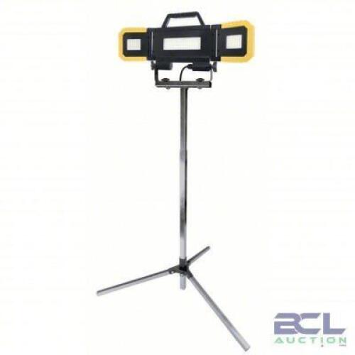DESCRIPTION: (1) PORTABLE WORK LIGHT BRAND/MODEL: SOUTHWIRE/61KH51 INFORMATION: 8000LM MAX BRIGHTNESS, LED, 3 LAMP HEADS, 80W RETAIL$: $297.21 QTY: 1