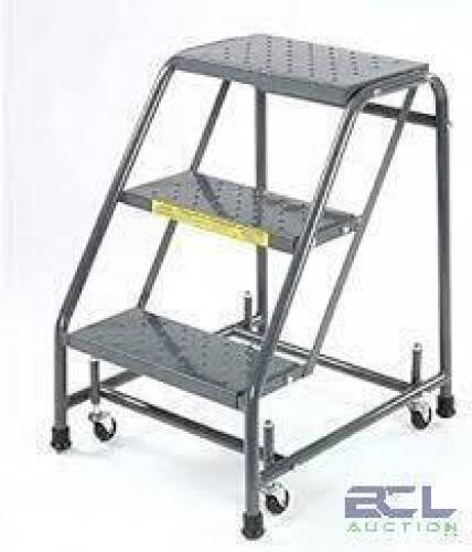 DESCRIPTION: (1) SPRING LOADED LADDER WITHOUT RAIL BRAND/MODEL: PRODUCT NUMBER #80591175 INFORMATION: 450 LB CAPACITY SIZE: 30" X 27" X 4" RETAIL$: $2