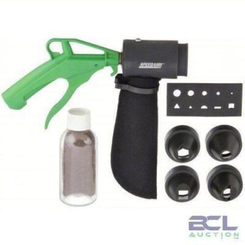 DESCRIPTION: (2) SANDBLASTING GUN KIT BRAND/MODEL: WESTWARD #52KD70 INFORMATION: PISTOL-GRIP GRIP, POLYOXYMETHYLENE/RUBBER, 1/4 IN NPT FEMALE, 1 NOZZL