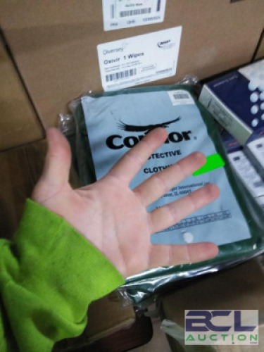 DESCRIPTION: (5) RAIN JACKET WITH DETACHABLE HOOD BRAND/MODEL: CONDOR #4PCL9 INFORMATION: GREEN, SNAP, SNAP ON HOOD SIZE: 3XL RETAIL$: $55.42 EA QTY: