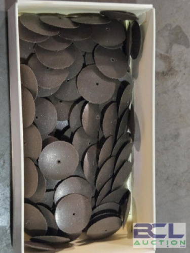 DESCRIPTION: (1) BOX OF (100) CRATEX SMALL KNIFE EDGE WHEELS BRAND/MODEL: GESSWEIN 148-0005 SIZE: 1" DIA 1/8" ARBOR MEDIUM RETAIL$: $189.88 QTY: 1