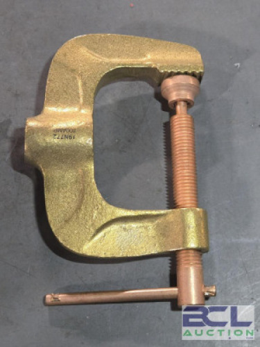 DESCRIPTION: (1) BRASS GROUND CLAMP BRAND/MODEL: GRAINGER 19N772 SIZE: 800 A 1/0 AWG TO 3/0 AWG RETAIL$: $87.33 QTY: 1