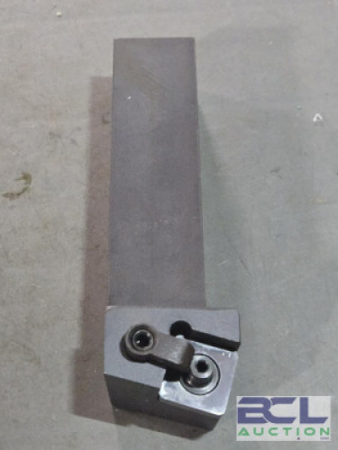 DESCRIPTION: (1) MSRNR 24-8E INDEXABLE TURNING TOOLHOLDER BRAND/MODEL: UNKNOWN 91422733 SIZE: 1-1/4" SQ SHANK RETAIL$: $98.30 QTY: 1