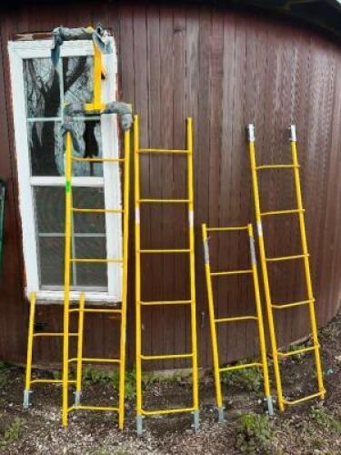 ROOF AND RIDGE HOOK LADDER.