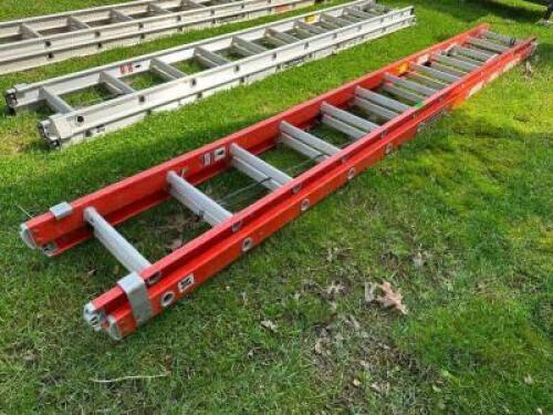 LOUISVILLE 24' FIBERGLASS EXTENSION LADDER.
