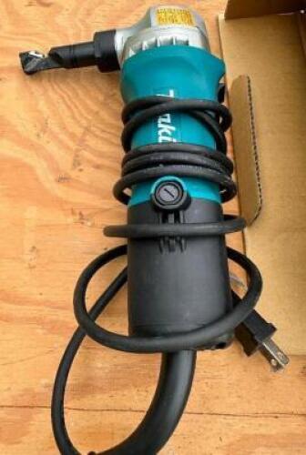 MAKITA ELECTRIC NIBBLER.