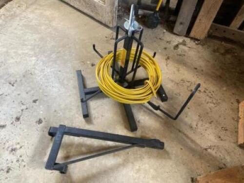 SPOOL W/ WALL HANGER.