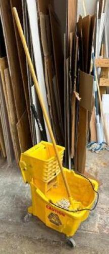 COMMERCIAL MOP BUCKET WITH MOP
