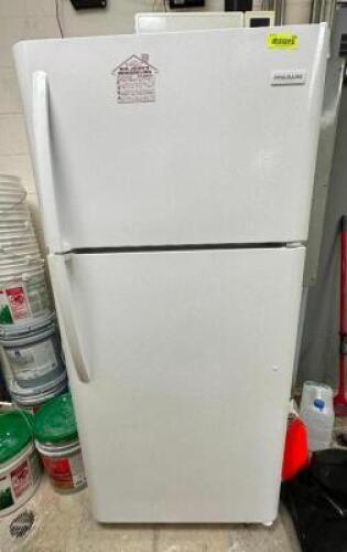 FRIGIDAIRE TOP FREEZER REFRIGERATOR