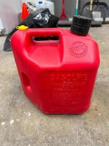 PLASTIC GAS CAN