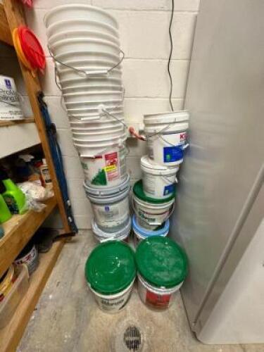 ASSORTED PARTIAL CANS OF PAINT AND EMPTY BUCKETS