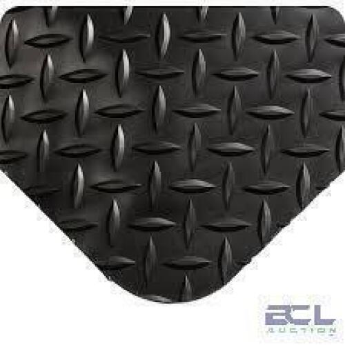 DESCRIPTION: (2) DIAMOND PLATE RUNNER MAT BRAND/MODEL: WEARWELL #44GU59 SIZE: 2X4FT RETAIL$: $295.00 EA QTY: 2