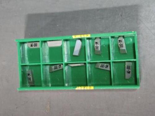 DESCRIPTION: (20) CERAMIC GROOVING INSERTS BRAND/MODEL: GREENLEAF TL-17-9587 WG-300 RETAIL$: $762.90 QTY: 20
