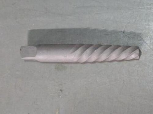 DESCRIPTION: (4) SPIRAL FLUTE SCREW EXTRACTORS BRAND/MODEL: CHICAGO LATROBE 1U224 SIZE: #5 RETAIL$: $36.06 QTY: 4