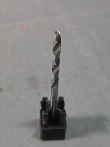 DESCRIPTION: (4) SOLID CARBIDE 8 FACET DRILL BITS BRAND/MODEL: LMT ONSRUD 67-905 SIZE: 0.1285" DIA RETAIL$: $209.40 QTY: 4