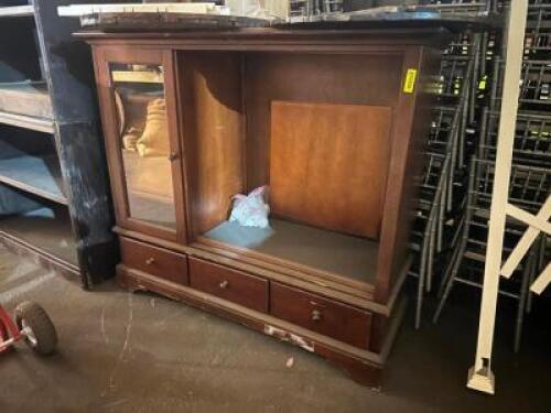 MEDIA CABINET