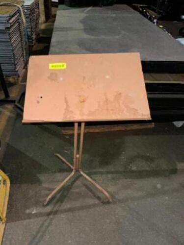 METAL MUSIC PEDESTAL