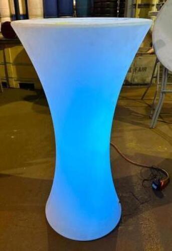 GLOWING LIGHT UP COCKTAIL TABLE