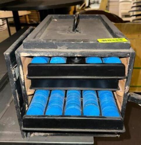 CASE WITH BLUE POKER CHIPS