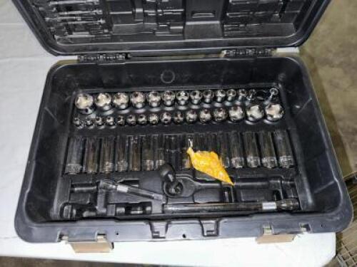PARTIAL PITTSBURGH SOCKET SET
