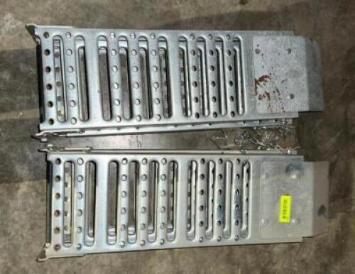 ONE PAIR OF FOLDING LOADING RAMPS