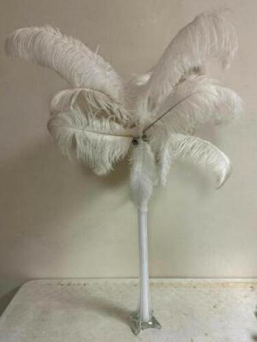 (5) OSTRICH FEATHER EIFFEL TOWER DISPLAYS