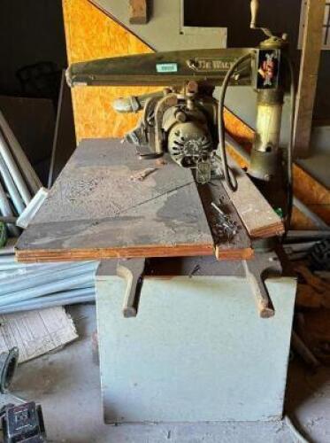 DEWALT SAW