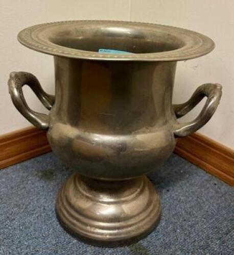 METAL URN