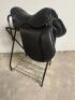 DESCRIPTION 17" BLACK LEATHER DRESSAGE SADDLE WITH BRIDAL, CINCH, AND STIRRUPS. BRAND / MODEL: JD IMPORTS ES001 ADDITIONAL INFORMATION NEW IN THE BOX. - 5