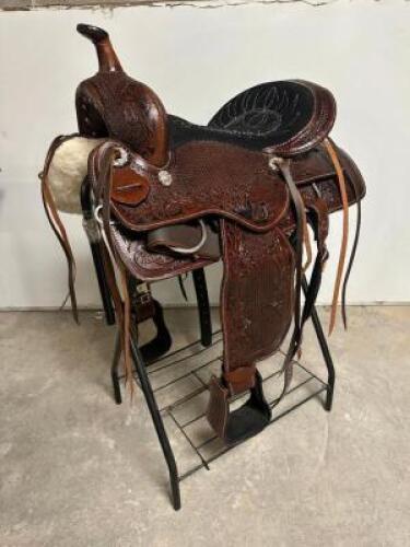 DESCRIPTION 17" LEATHER WESTERN SADDLE. COMES WITH CINCH AND STIRRUPS ADDITIONAL INFORMATION USED IN THE BOC SIZE 17" LOCATION BAY 6 QTY 1