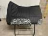 DESCRIPTION BLACK - ZABAR WESTERN SADDLE PAD. BRAND / MODEL: JD IMPORTS JS-9004 ADDITIONAL INFORMATION NEW W/ PACKAGING SIZE 35" X 31" LOCATION BAY 6
