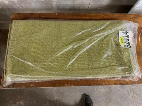 DESCRIPTION (2) 34" X 36" SADDLE BLANKETS ( GREEN) BRAND / MODEL: JD IMPORTS B2-15 ADDITIONAL INFORMATION NEW W/ PACKAGING THIS LOT IS: SOLD BY THE PI