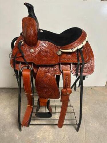 DESCRIPTION 12" WESTERN STYLE LEATHER SADDLE IN CHUNNEL. COMES W/ STIRRUPS. BRAND / MODEL: JD IMPORTS AS2401 ADDITIONAL INFORMATION NEW IN THE BOX. SI