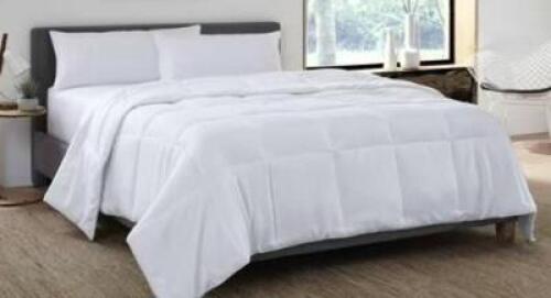 GOTO BEDDING QUEEN DOWN ALTERNATIVE COMFORTER WHITE